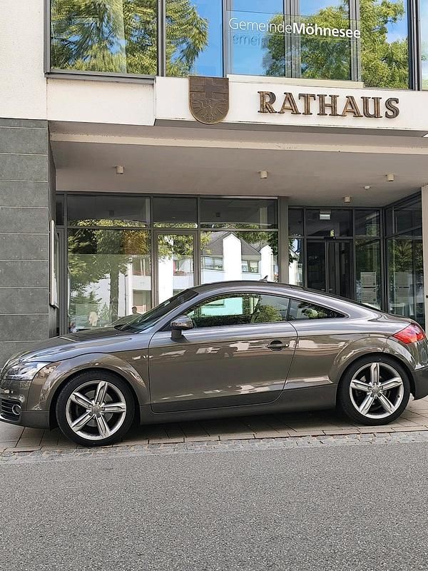Grau Gebraucht 2011 Audi TT Coupé | 16.800 € (Etwas zu teuer) - Bild 1/4