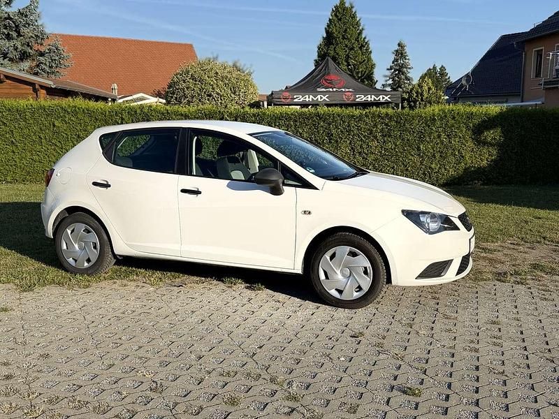 Gebraucht Seat Ibiza Reference 105 PS (77 kW) 2014 Candy weiss Limousine