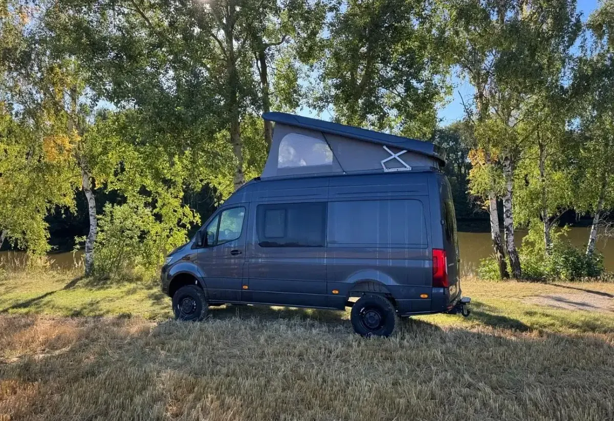 Gebraucht Mercedes Sprinter 190 PS (139 kW) 2025 Grau Van