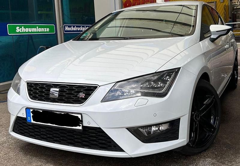 Weiß Gebraucht 2014 Seat Leon FR Limousine | 12.900 € (Etwas zu teuer) - Bild 1/4