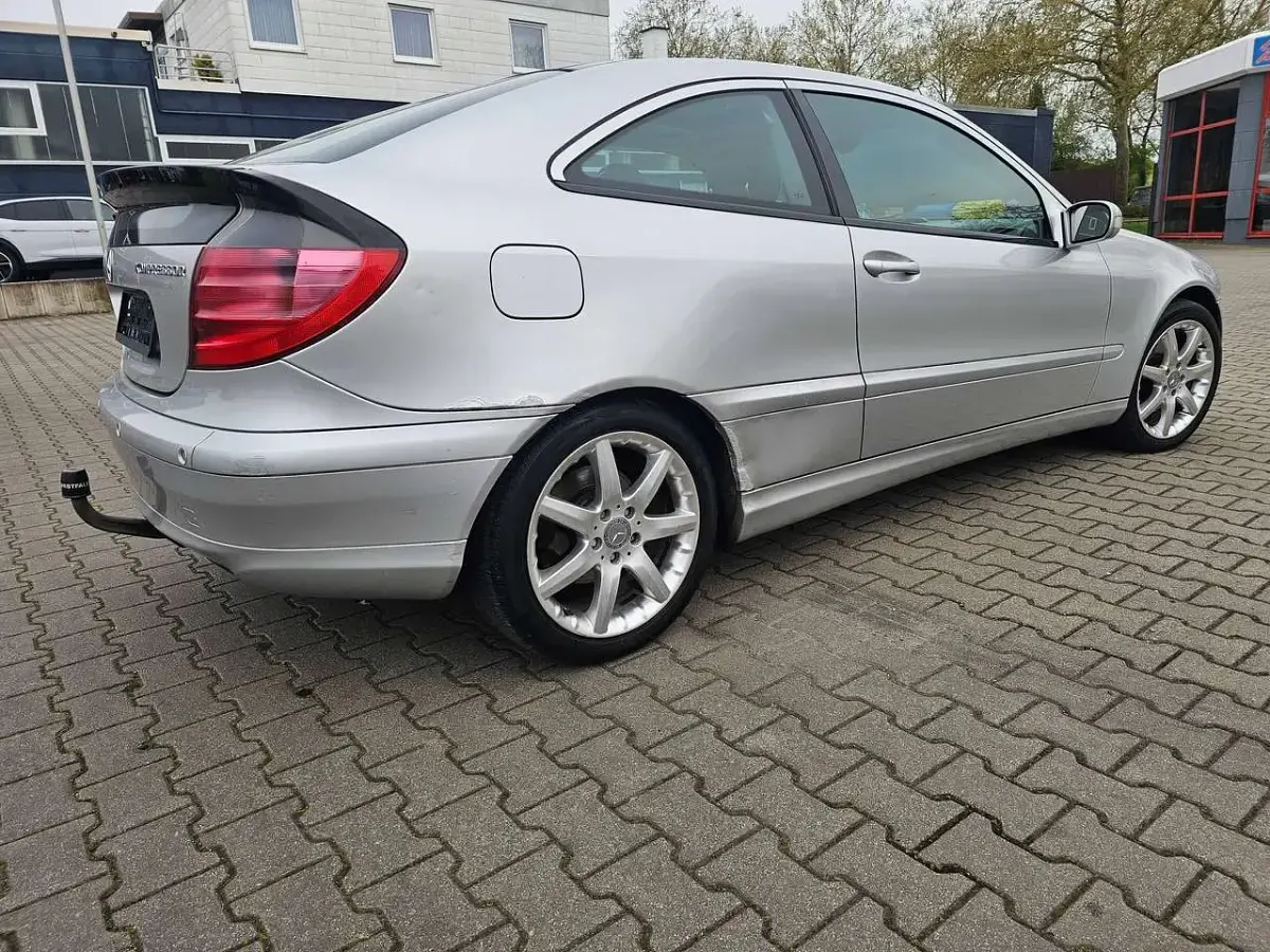 Gebraucht Mercedes C230 192 PS (141 kW) 2002 Silber Coupé