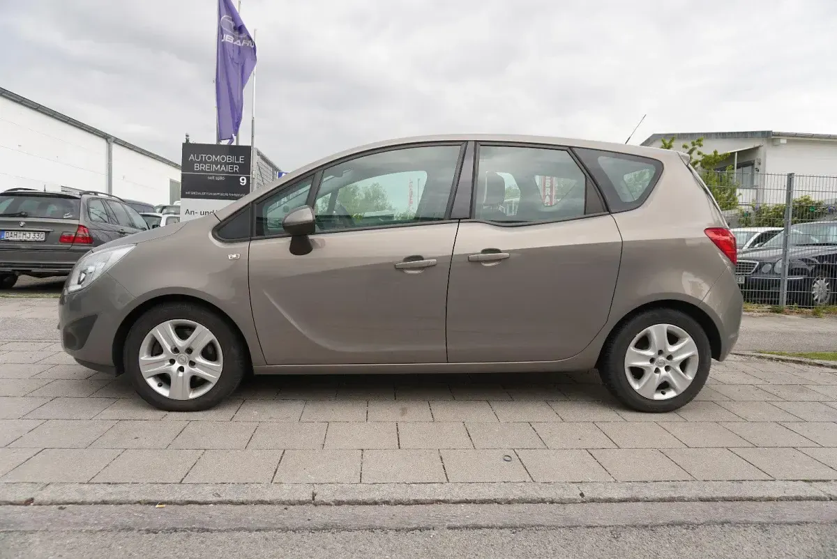 Gebraucht Opel Meriva Edition 131 PS (96 kW) 2010 Grau Van / Kleinbus