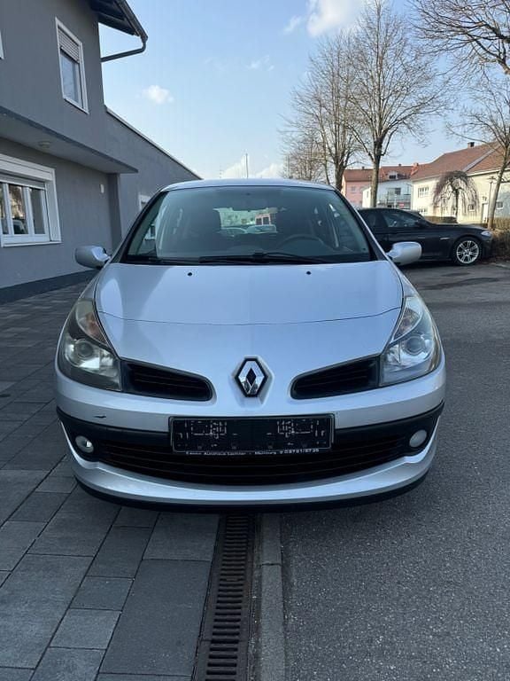 Gebraucht Renault Clio III Dynamique 111 PS (81 kW) 2007 Grau Limousine