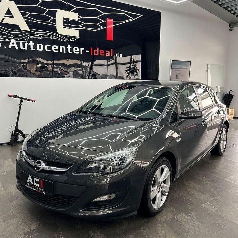 Grau Gebraucht 2015 Opel Astra Style Limousine | 7.900 € (Fairer Preis) - Bild 1/4