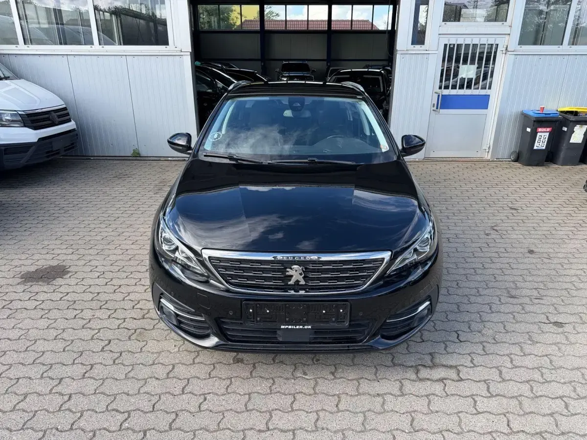 Gebraucht Peugeot 308 SW Allure 131 PS (96 kW) 2020 Schwarz Kombi
