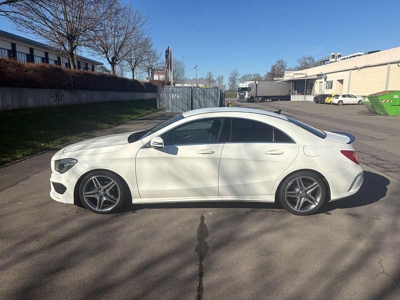 Gebraucht Mercedes CLA200 AMG line 156 PS (114 kW) 2014 Weiß Coupé