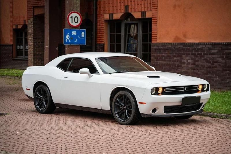 Gebraucht Dodge Challenger SXT 309 PS (227 kW) 2021 Weiß Coupé