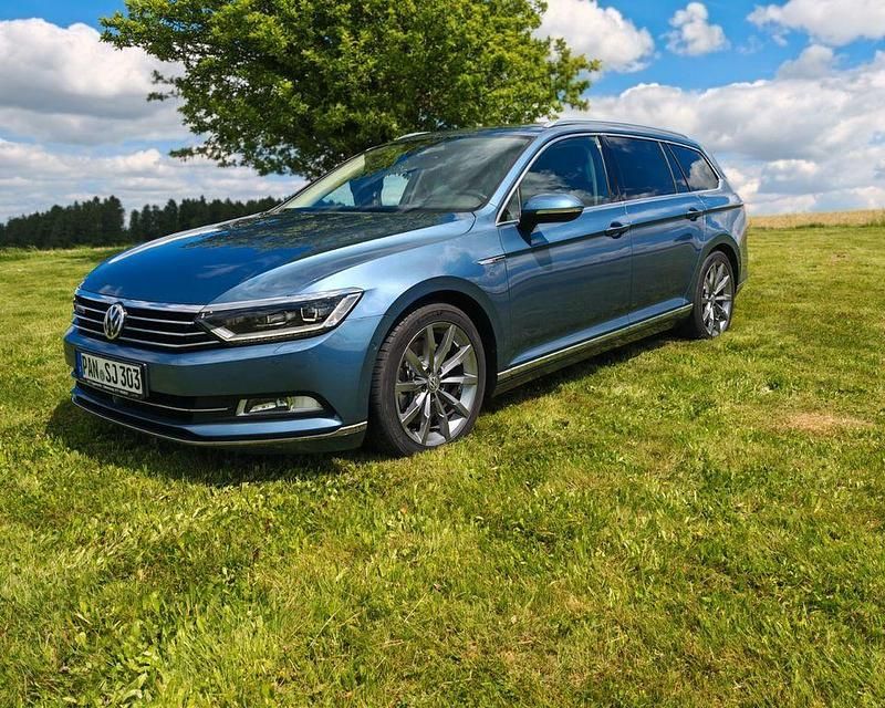 Używany VW Passat Highline 239 KM (175 kW) 2016 Niebieski Kombi