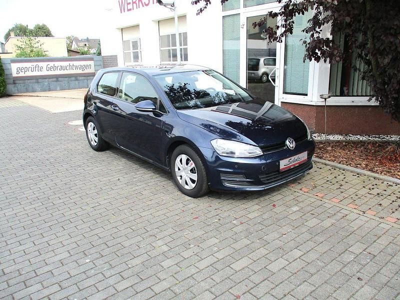 Blau Gebraucht 2013 VW Golf VII Limousine | 8.990 € (Fairer Preis) - Bild 1/4
