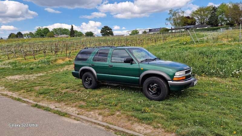 Grün Gebraucht 2001 Chevrolet Blazer SUV | 4.500 € - Bild 1/4