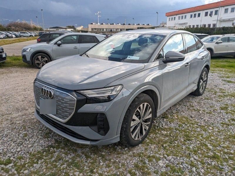Kieselgrau Gebraucht 2023 Audi Q4 Sportback e-tron Advanced SUV | 31.720 € (Fairer Preis) - Bild 1/4