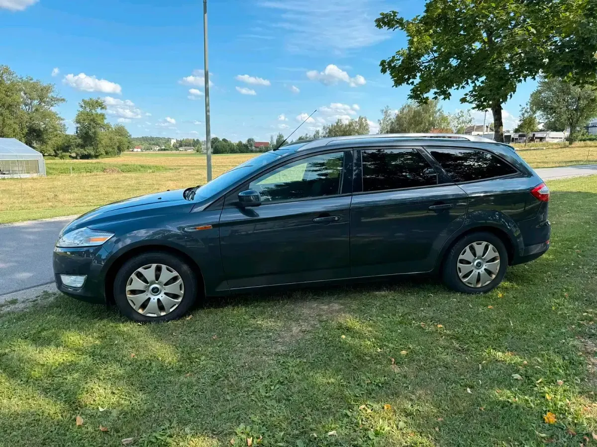 Gebraucht Ford Mondeo 140 PS (102 kW) 2009 Grau Kombi