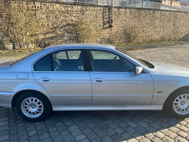 Gebraucht BMW 520 170 PS (125 kW) 2003 Silber Limousine