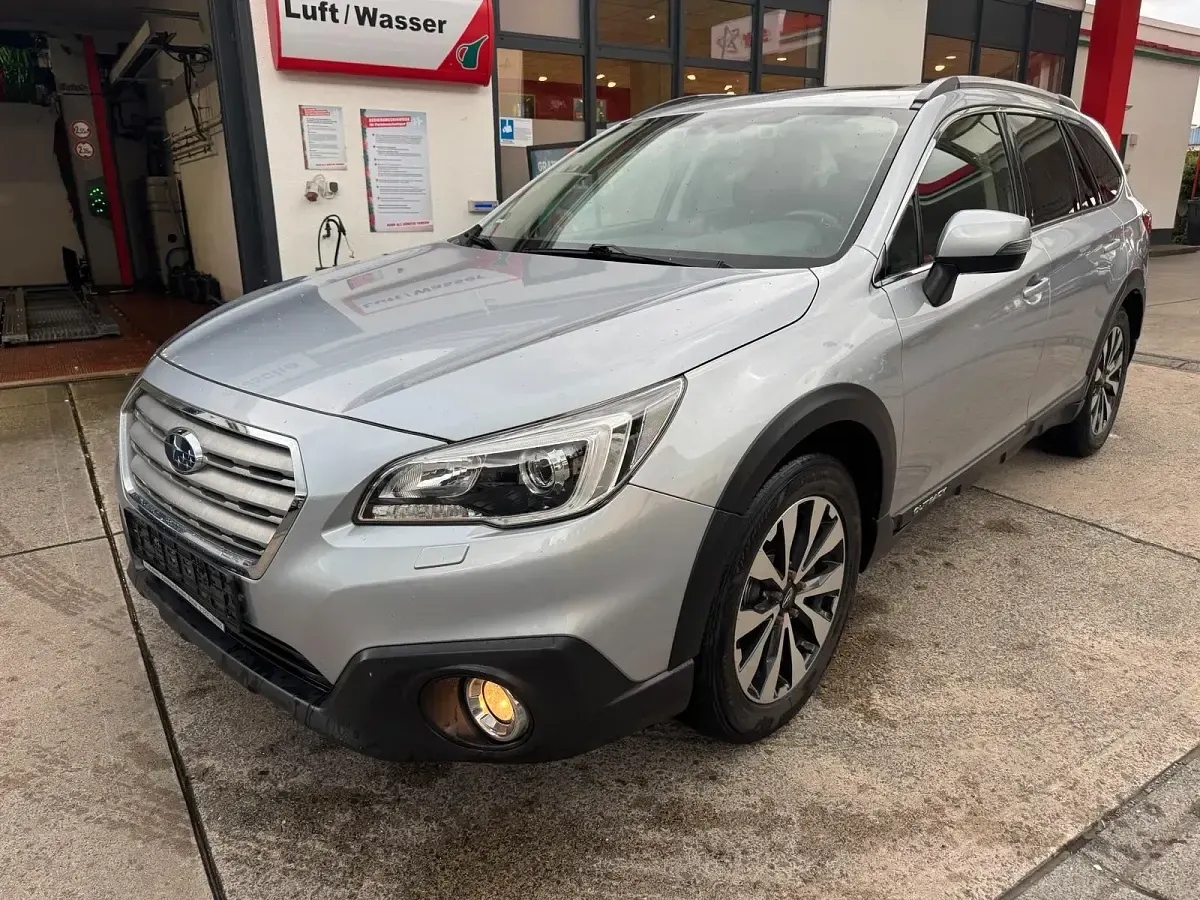 Gebraucht Subaru Outback 150 PS (110 kW) 2015 Silber Kombi