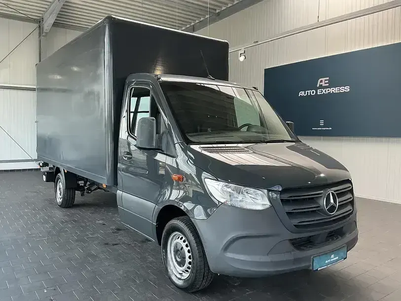 Gebraucht Mercedes Sprinter 163 PS (119 kW) 2020 Grau (schwarzgrau) Van
