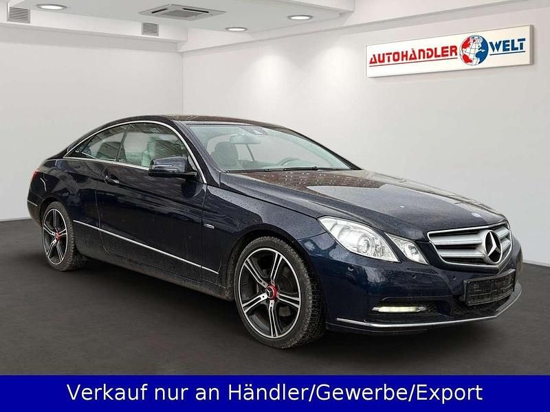Second-hand Mercedes E200 184 CP (135 kW) 2011 Albastru Coupe
