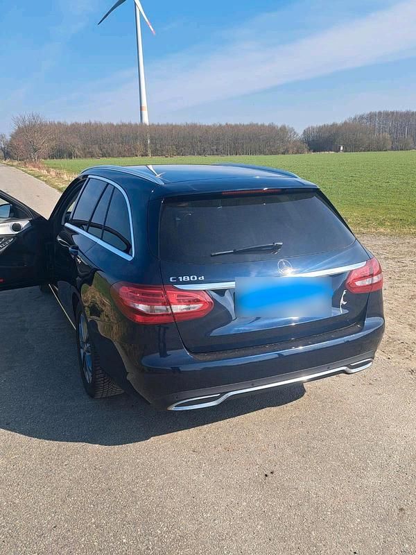 Gebraucht Mercedes C180 116 PS (85 kW) 2017 Blau Kombi
