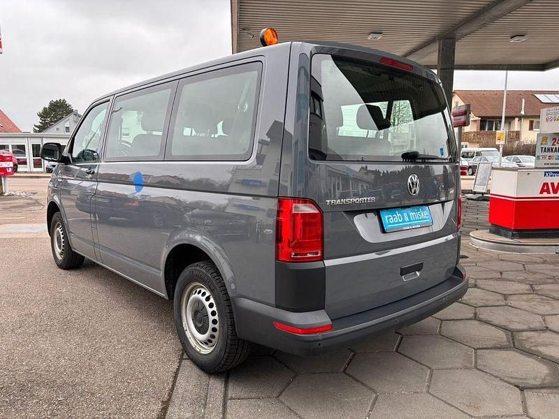 Gebraucht VW Transporter 102 PS (75 kW) 2019 Grau Van