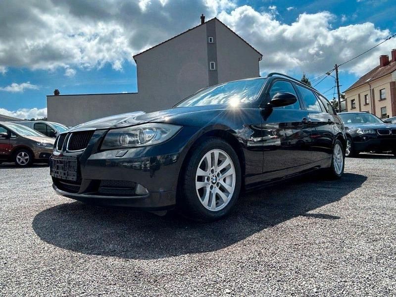 Schwarz Gebraucht 2008 BMW 320 Kombi | 6.990 € (Fairer Preis) - Bild 1/4