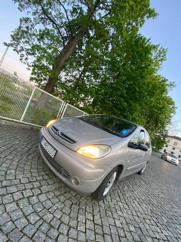 Beige Gebraucht 2002 Citroën Xsara Picasso Van / Kleinbus | 830 € (Fairer Preis) - Bild 1/4