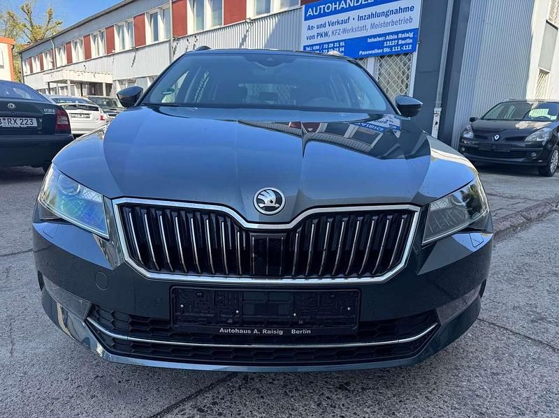Gebraucht Skoda Superb Style 190 PS (139 kW) 2019 Quarzgrau metallic Kombi