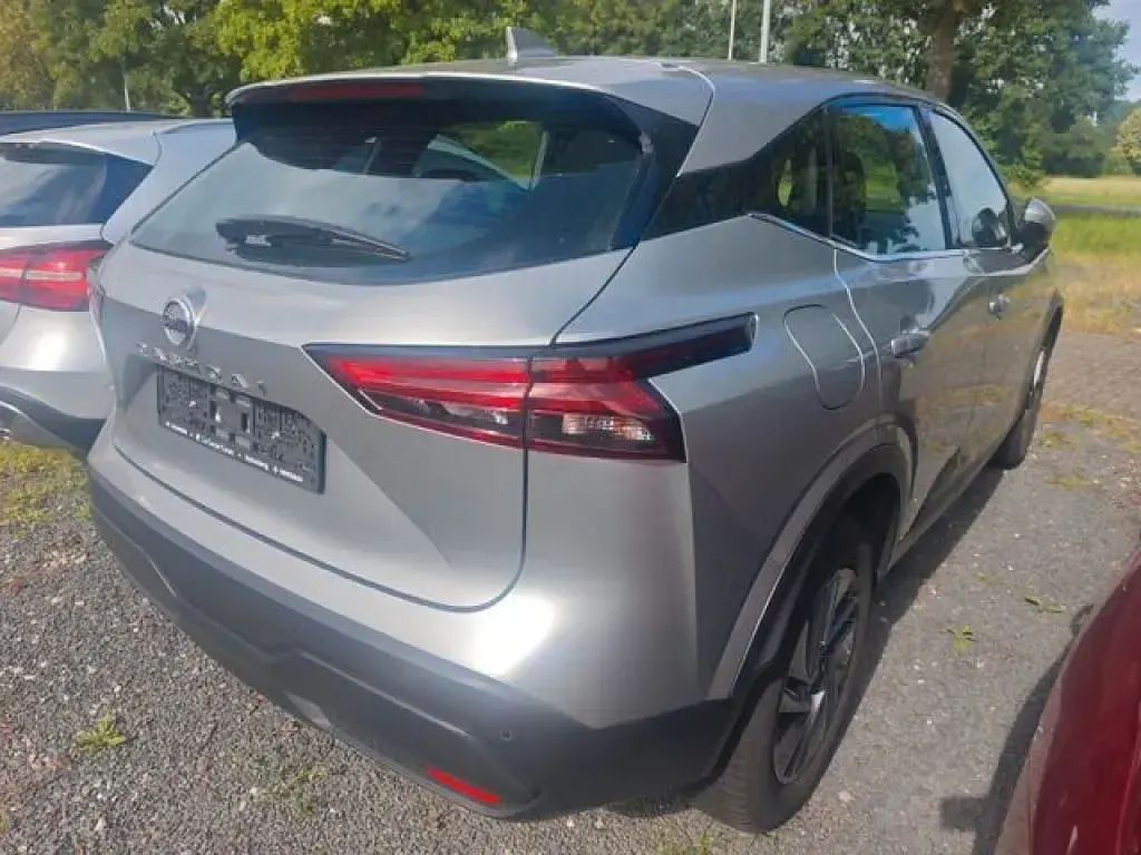 Gebraucht Nissan Qashqai Acenta 140 PS (102 kW) 2022 Silber SUV