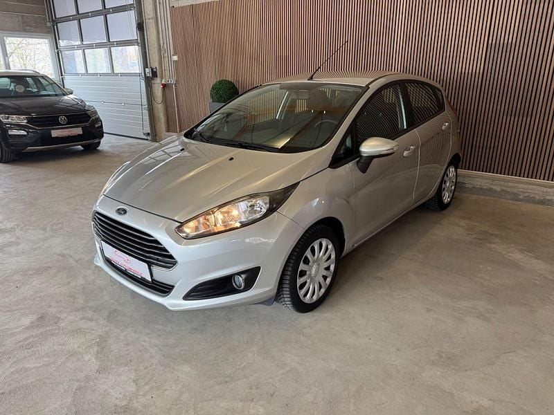 Gebraucht Ford Fiesta SYNC Edition 75 PS (55 kW) 2015 Silber Kleinwagen