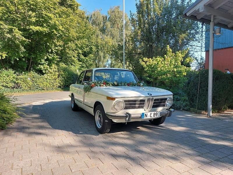 Weiß Gebraucht 1970 BMW 1602 Limousine | 12.000 € - Bild 1/4