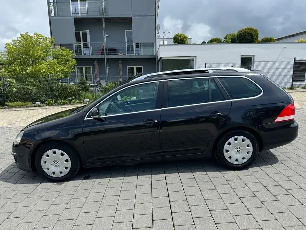 Second-hand VW Golf VI Sportline 122 CP (89 kW) 2009 Negru Hatchback