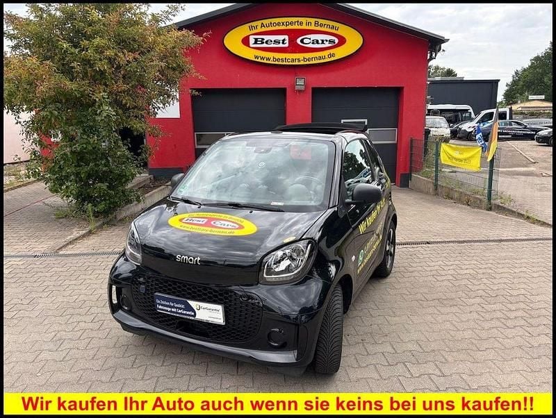Schwarz (metallic) Gebraucht 2021 Smart ForTwo Electric Drive Cabrio | 12.999 € (Guter Preis) - Bild 1/4