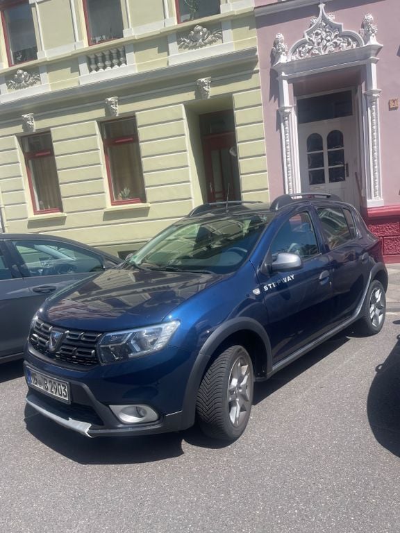 Grau Gebraucht 2019 Dacia Sandero Stepway Kleinwagen | 8.200 € (Fairer Preis) - Bild 1/4
