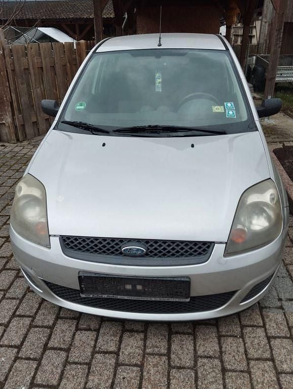 Gebraucht Ford Fiesta Ambiente 69 PS (50 kW) 2007 Silber Kleinwagen