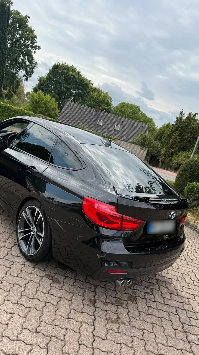Gebraucht BMW 320 M Sport 190 PS (139 kW) 2017 Schwarz Limousine