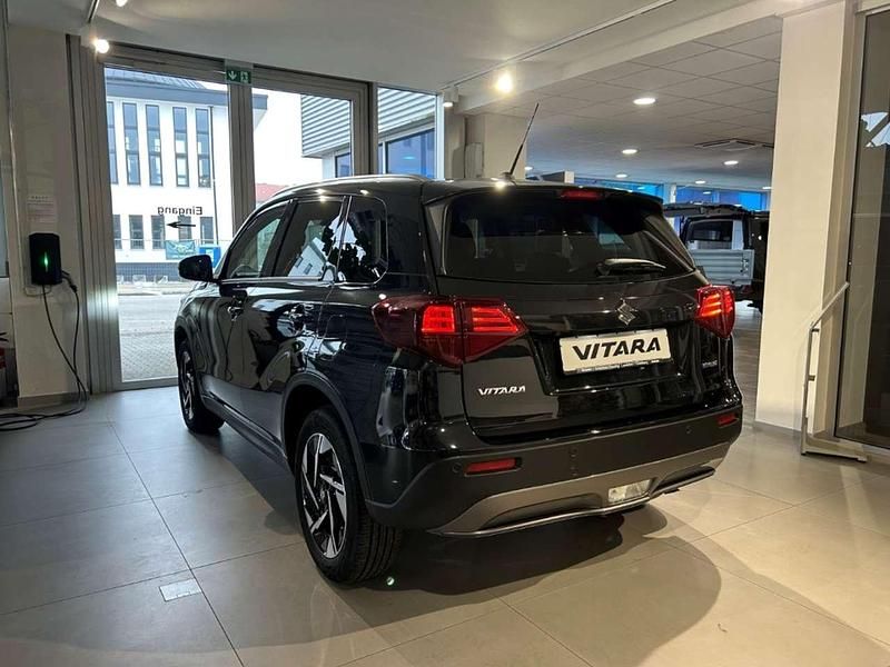 Gebraucht Suzuki Vitara Comfort+ 129 PS (94 kW) 2025 Cosmic black pearl SUV