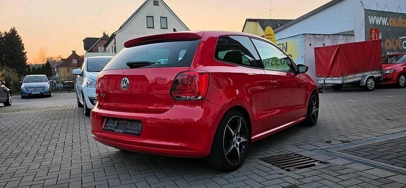 Gebraucht VW Polo 60 PS (44 kW) 2010 Rot Kleinwagen