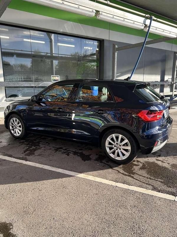 Blau Gebraucht 2019 Audi A1 Basis Kleinwagen | 15.999 € (Guter Preis) - Bild 1/4