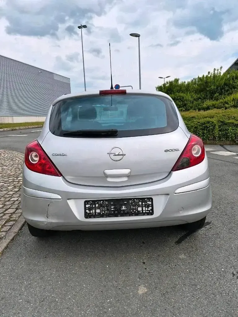 Gebraucht Opel Corsa 69 PS (50 kW) 2010 Silber Kleinwagen