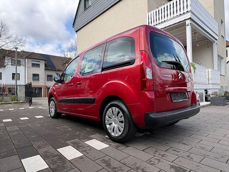Gebraucht Citroën Berlingo 98 PS (72 kW) 2011 Rot Van / Kleinbus