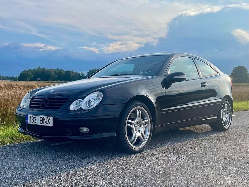 Schwarz Gebraucht 2004 Mercedes C30 AMG AMG | 8.000 € - Bild 1/4