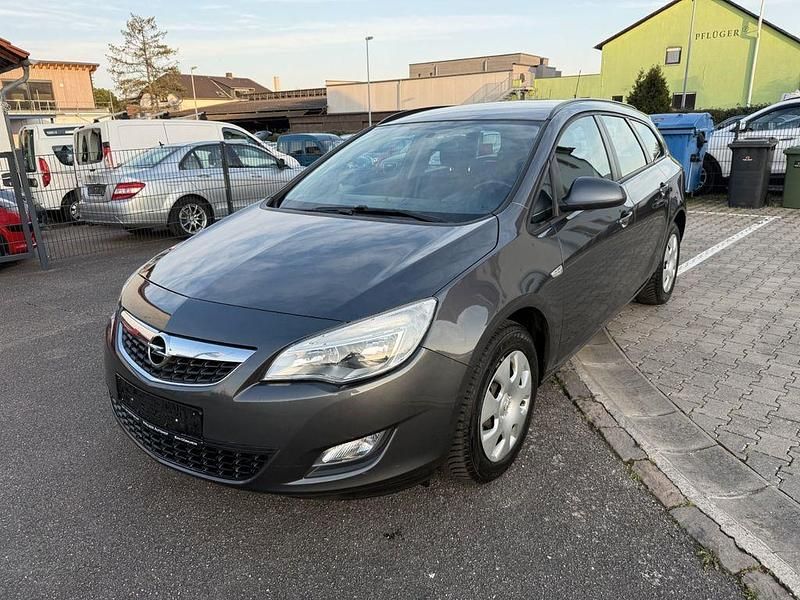 Gebraucht Opel Astra Design Edition 140 PS (102 kW) 2012 Grau Kombi