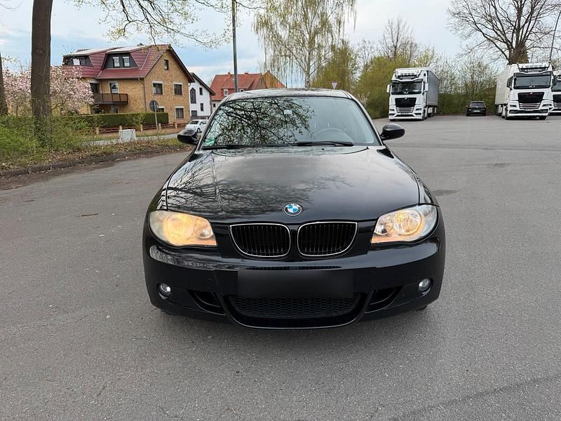 Gebraucht BMW 118 122 PS (89 kW) 2006 Schwarz Kleinwagen