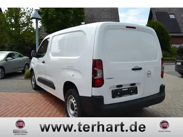 Gebraucht Opel Combo 102 PS (75 kW) 2021 Weiss Van / Kleinbus