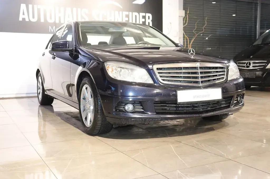 Gebraucht Mercedes C250 204 PS (150 kW) 2010 Blau Limousine