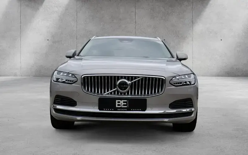 Gebraucht Volvo V90 Plus 350 PS (257 kW) 2025 Silber Kombi