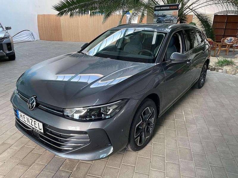 Diabasgrau metallic Gebraucht 2024 VW Passat Business Kombi | 41.990 € (Etwas zu teuer) - Bild 1/4