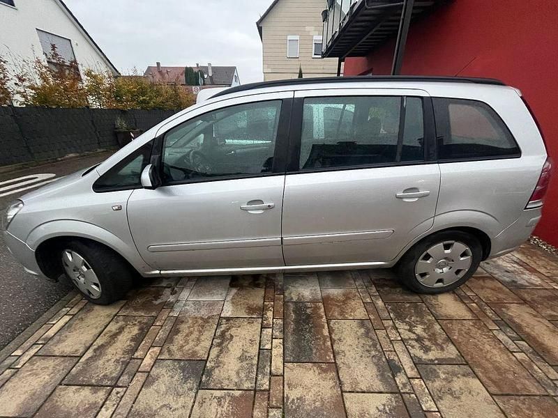 Silber Gebraucht 2005 Opel Zafira Edition Van / Kleinbus | 2.499 € (Fairer Preis) - Bild 1/4