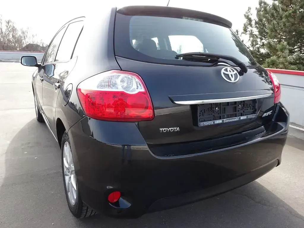 Gebraucht Toyota Auris Edition 99 PS (72 kW) 2012 Schwarz Limousine