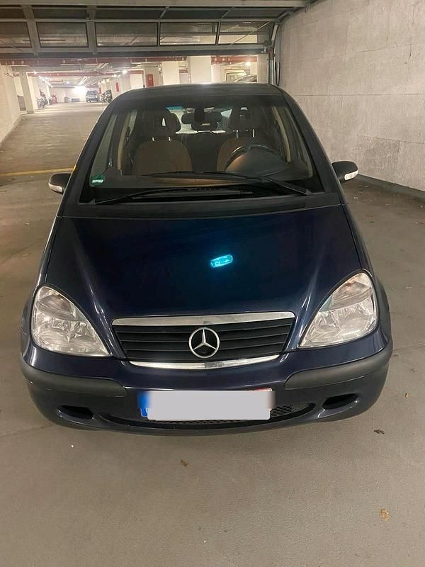 Blau Gebraucht 2003 Mercedes A160 Elegance Kleinwagen | 1.930 € (Fairer Preis) - Bild 1/4