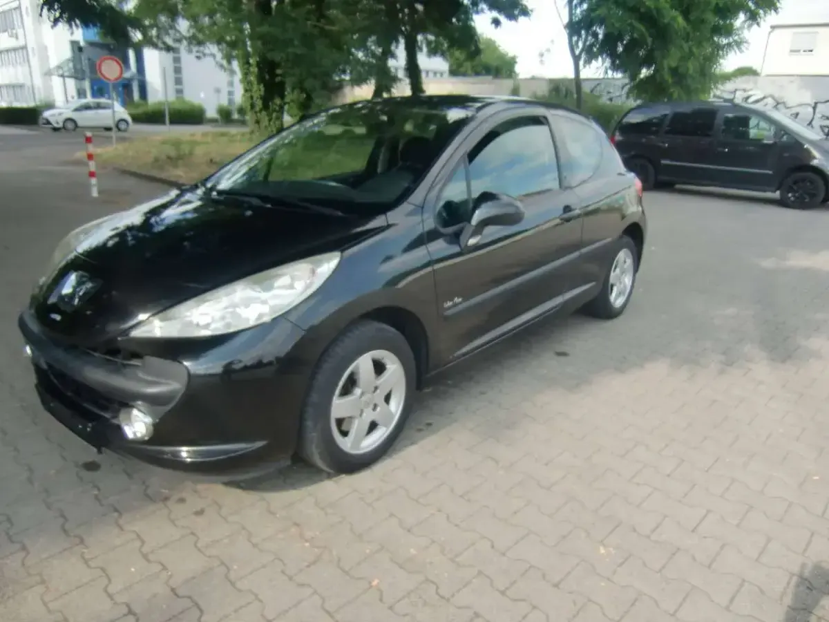Gebraucht Peugeot 207 Urban Move 95 PS (69 kW) 2009 Schwarz Limousine