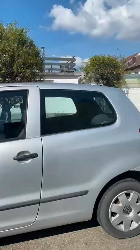 Second-hand VW Fox 63 CP (46 kW) 2005 Argintiu Hatchback